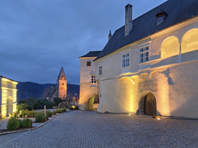 Schloss Spitz & Kirche - Abendstimmung - (c) Donau Niederösterreich - www.extremfotos.com.jpg